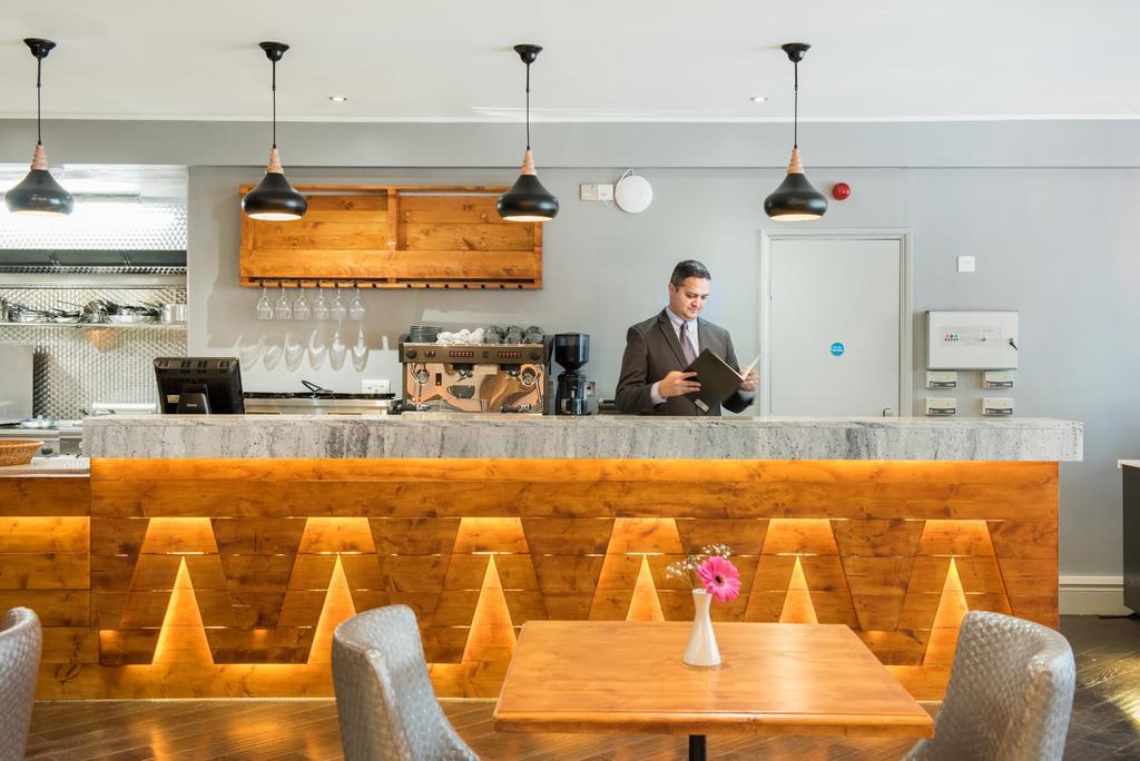 Docklands Lodge Лондон Экстерьер фото